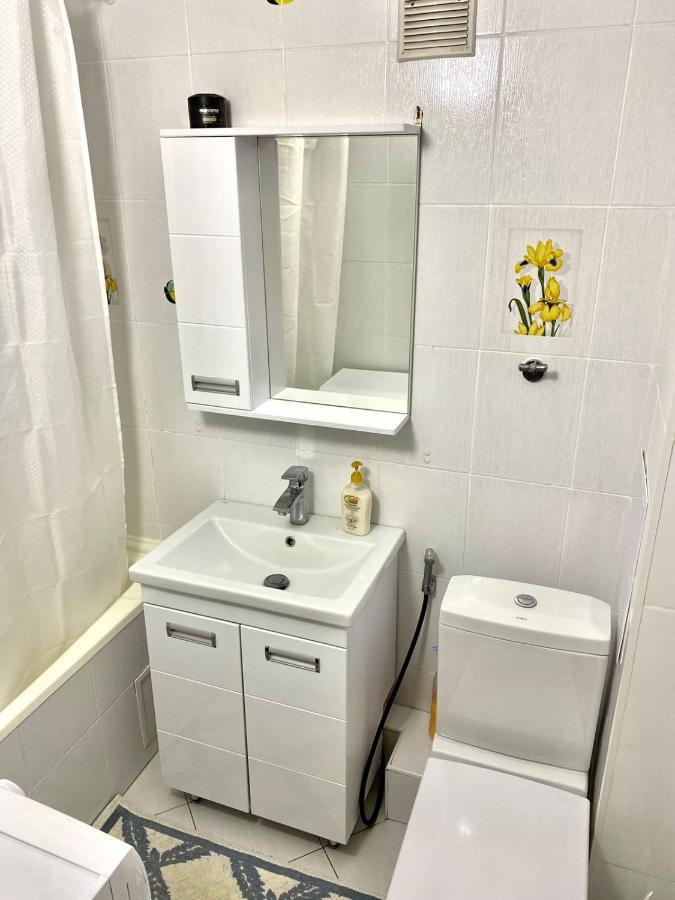 Просторная 3 Комнатная Квартира На Арбате Apartment Almatî Exterior foto